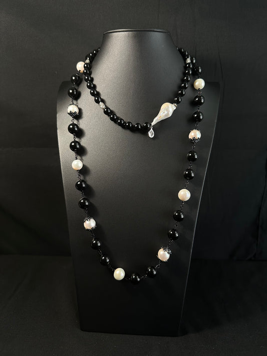 Nocturna Blanca Necklace