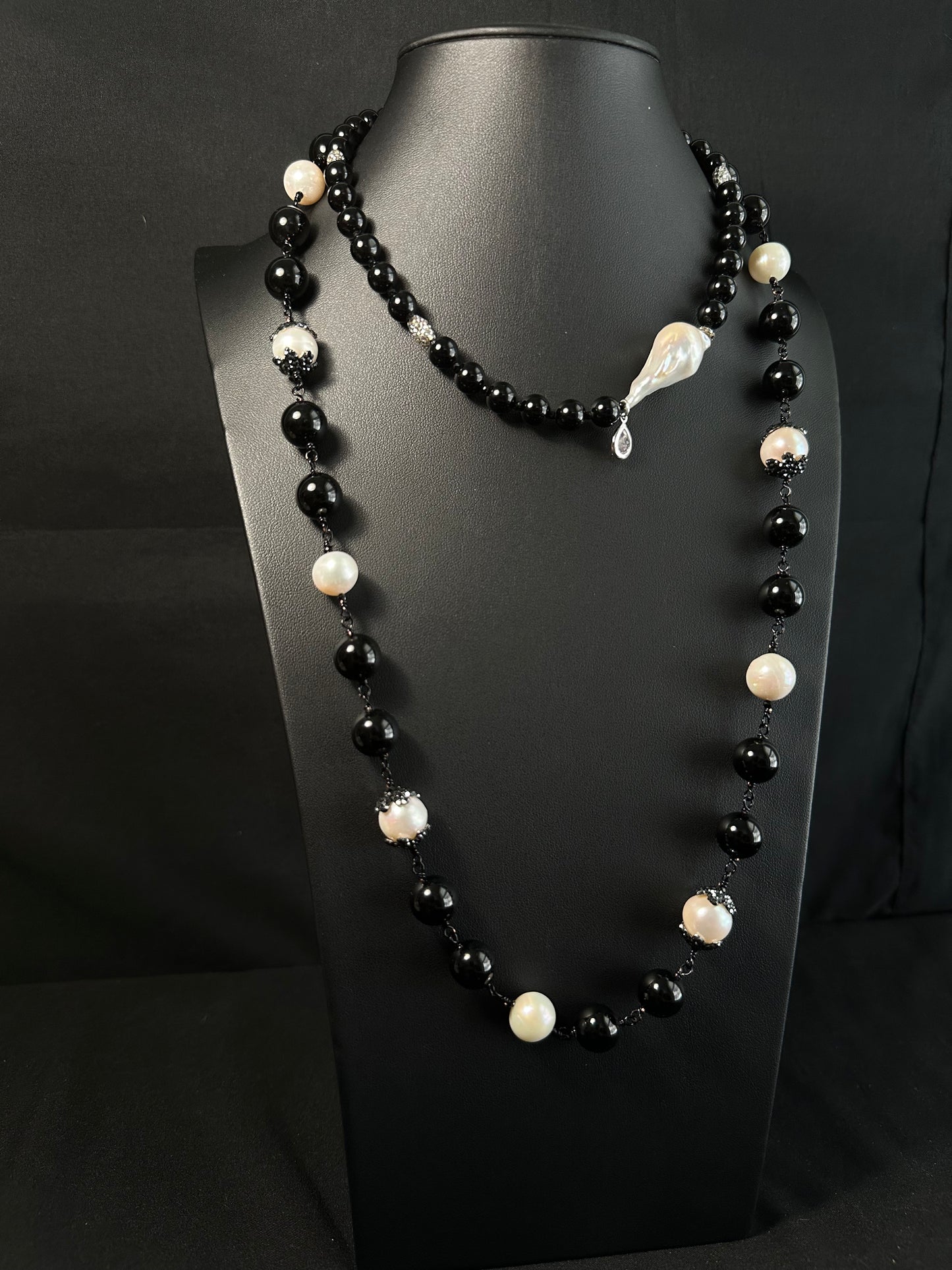 Nocturna Blanca Necklace