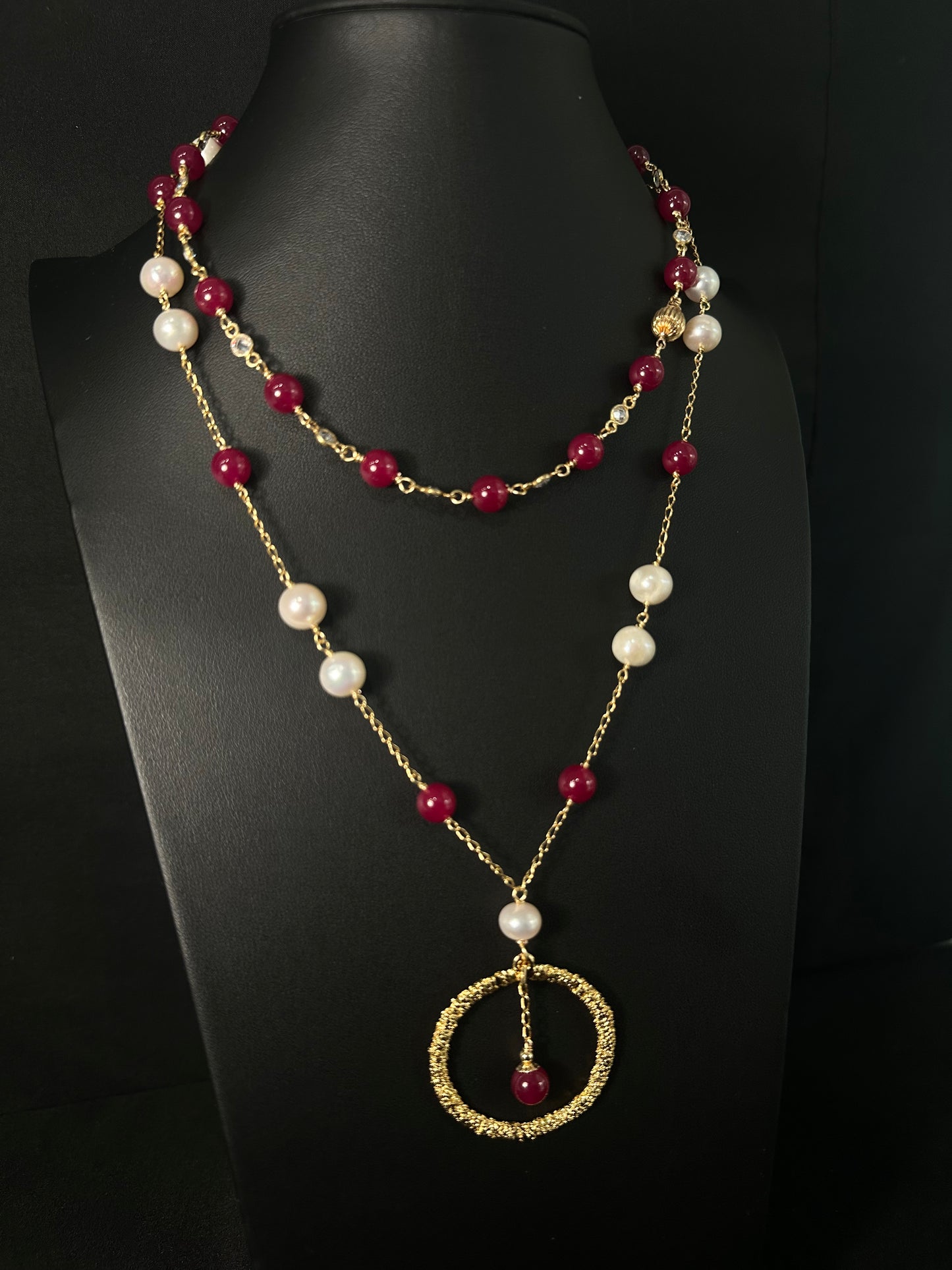 Círculo de Rubí Necklace