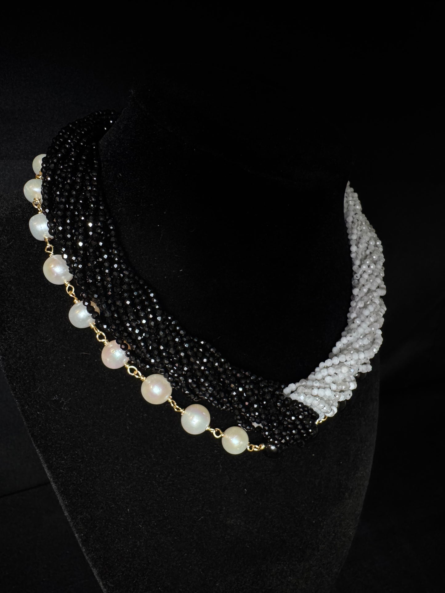 Eclipse of Elegance – Black & White Crystal Pearl Necklace