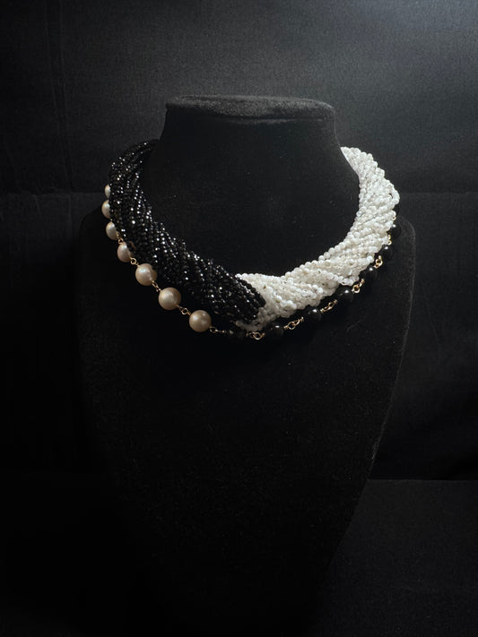 Eclipse of Elegance – Black & White Crystal Pearl Necklace